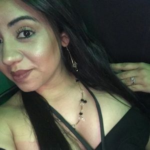 Meet your Posher, Gabriela